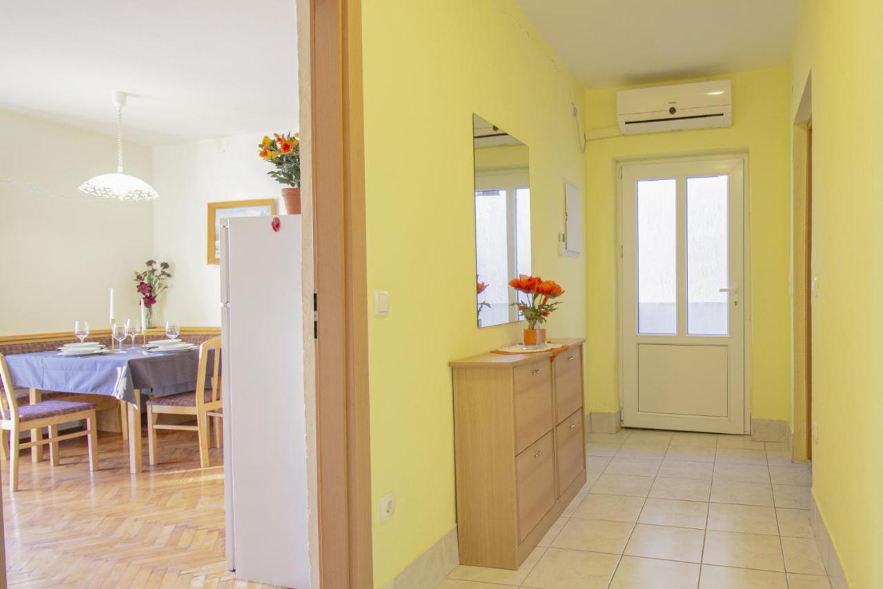 Apartment Coral Metajna Exteriör bild